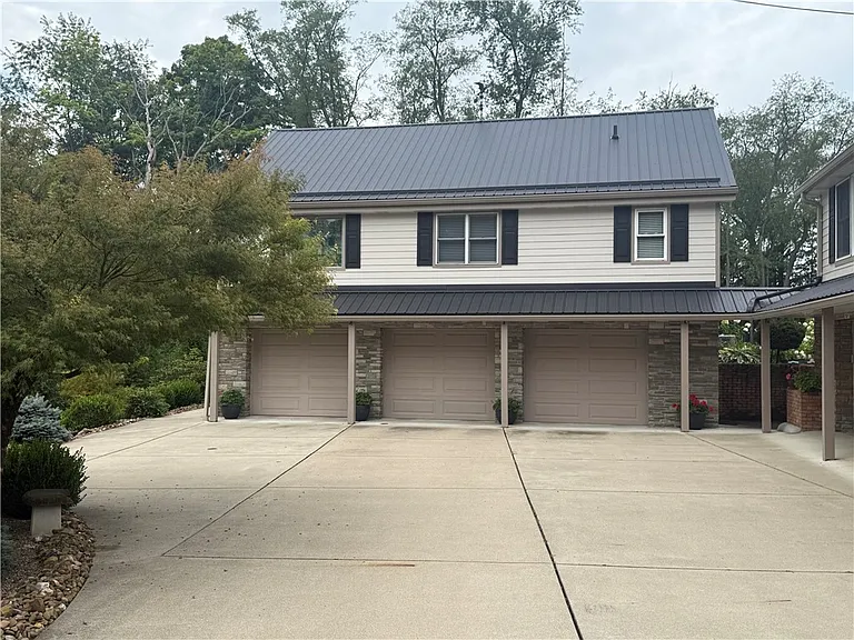 110 Sunny Dell Ln — Photo 1