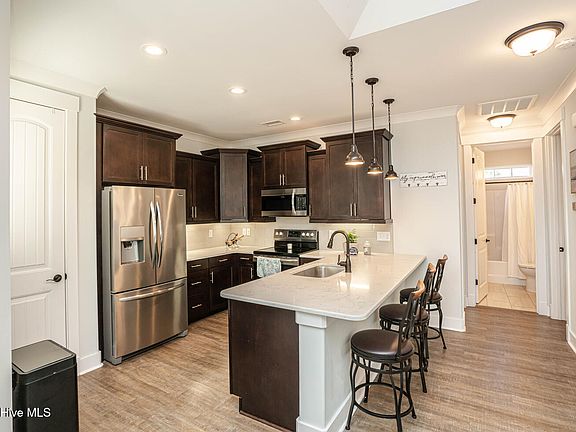 5th image of 1394 Albacore Loop