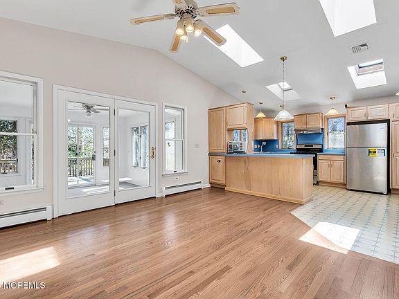 4th image of 30 Shady Nook Drive