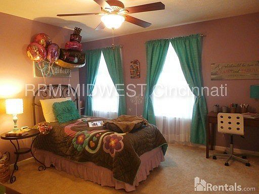 3rd image of 4827 Redstone Dr