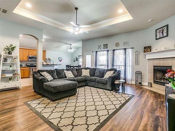 3rd image of 220 Bar Wood Dr