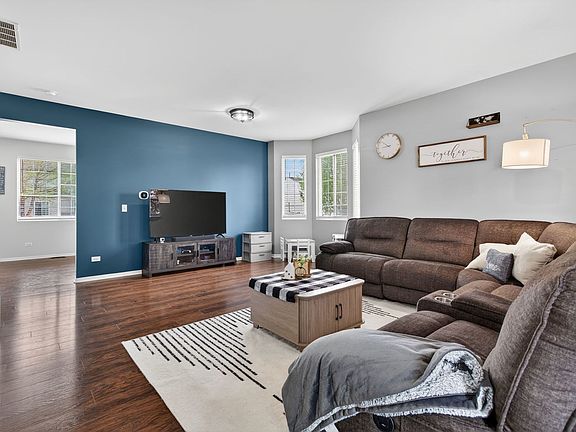 2nd image of 25234 Presidential Ave