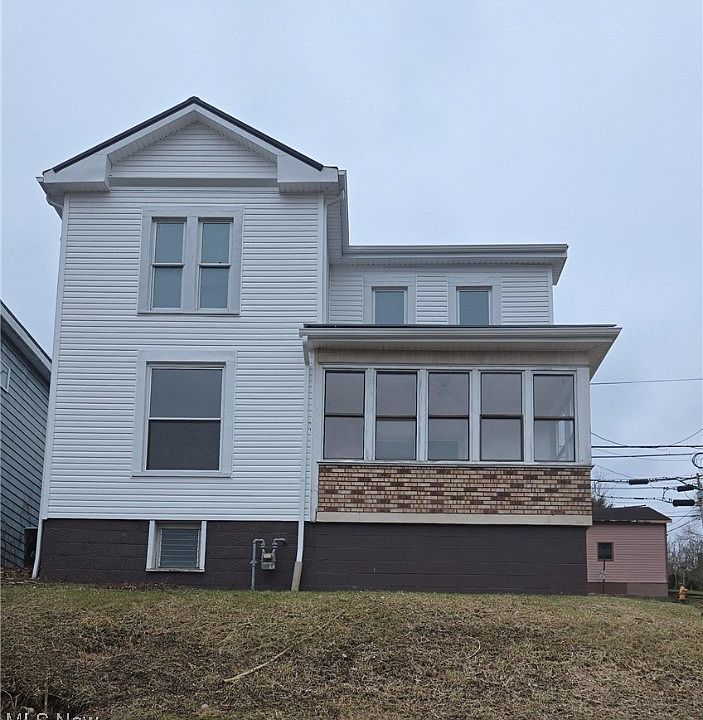1st image of 225 Jacquette St