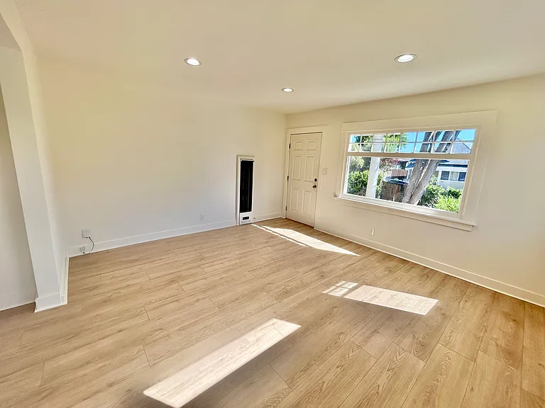 1765 Clinton St — Photo 3