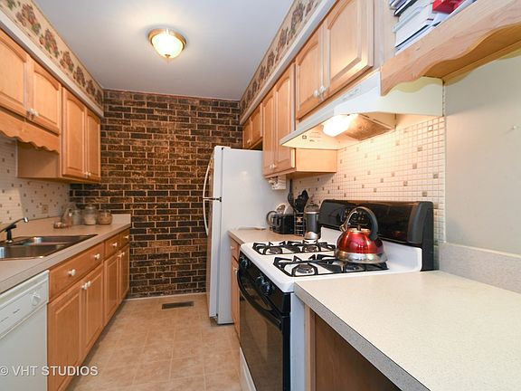 4th image of 18527 Harwood Ave APT 1B