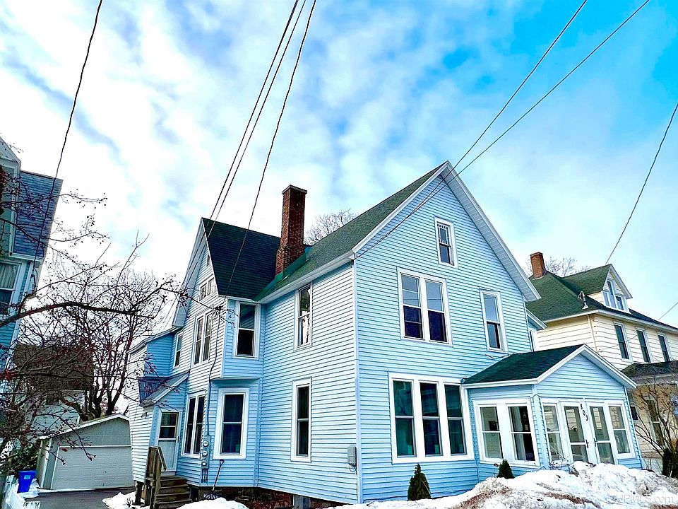 803 N Front St, Marquette, MI 49855 Zillow