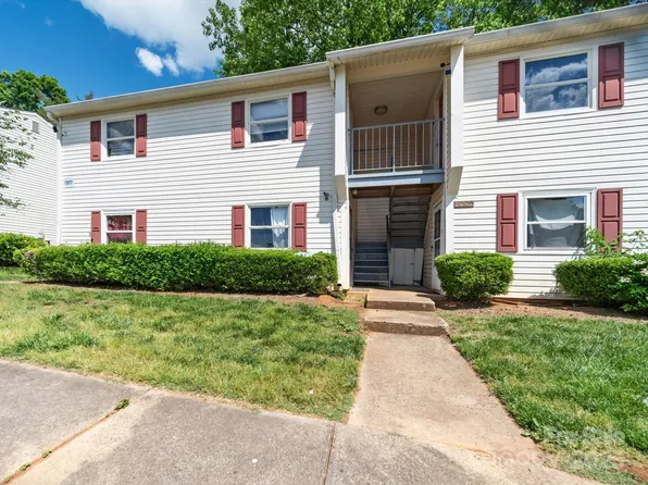 7977 Shady Oak Trl, Charlotte, NC 28210