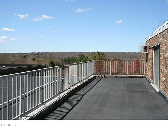 3rd image of 6000 Nob Hill Dr Unit F402