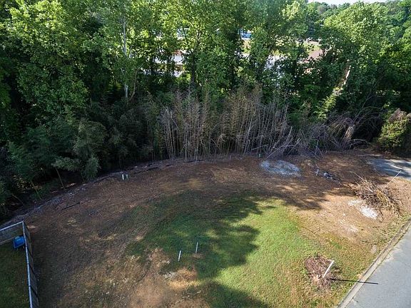 5th image of 136 Stone Village Ct