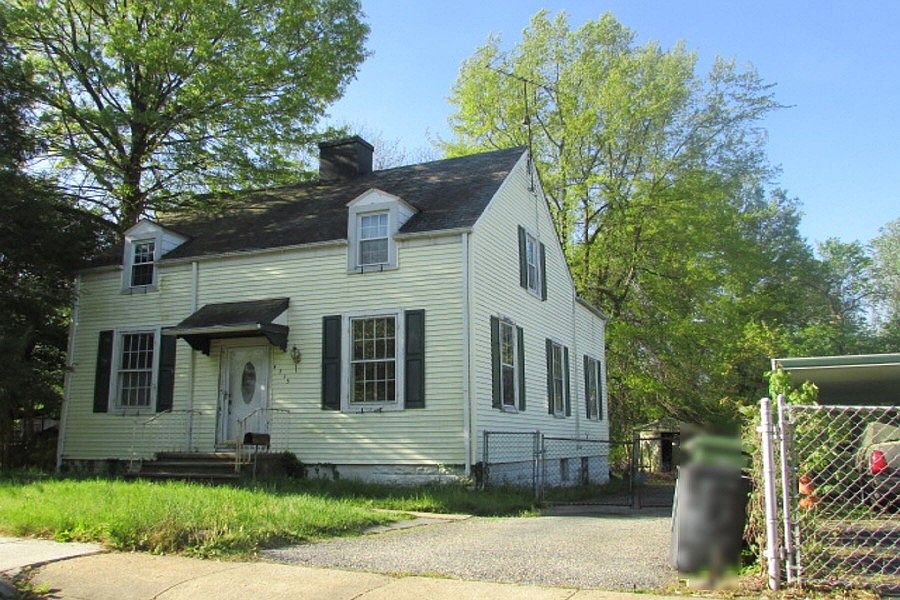 2nd image of 4215 Springwood Ave