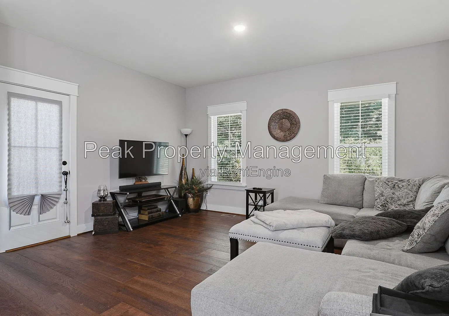 5 bed, 4.0 bath, 2935 sqft, $3,500 — Photo 4