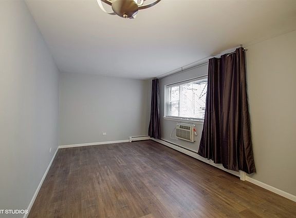 4th image of 619 W Stratford Pl APT 303