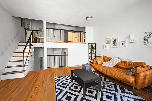 Rented by The Agency | media 2