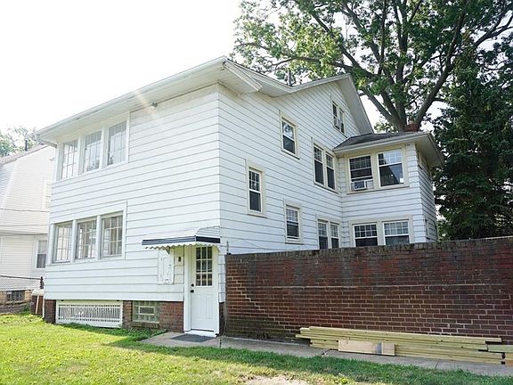 4th image of 15918 Clifton Blvd
