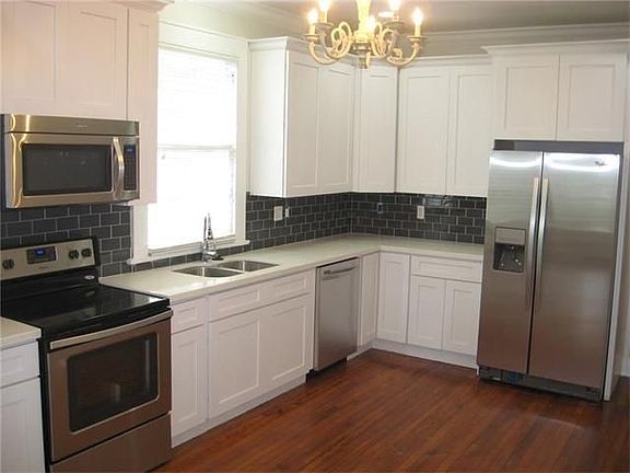 5th image of 8421 Spruce St