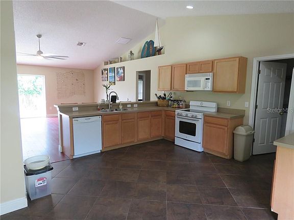 5th image of 1034 Belvedere Dr