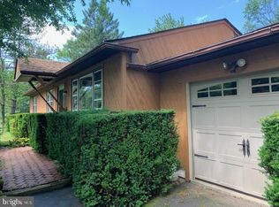 2046 Ziegler Rd, Pennsburg, PA 18073