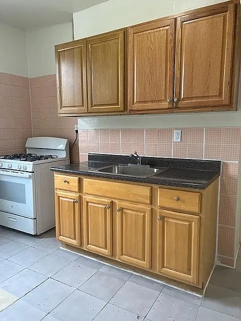 1st image of 150 Orchard St #2N