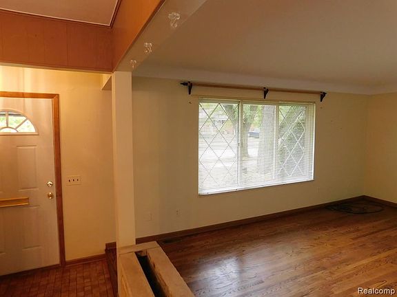 4th image of 8665 Dale Ave