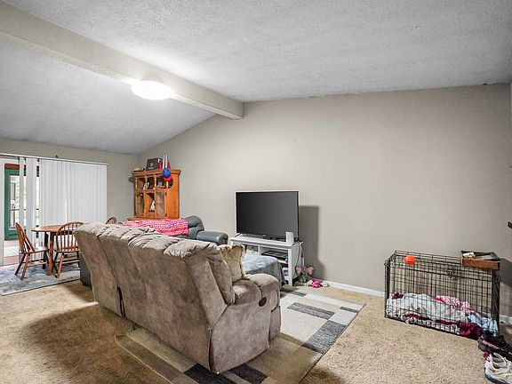 4th image of 1300 Beck Ln