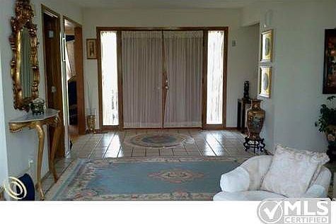 Spacious Foyer