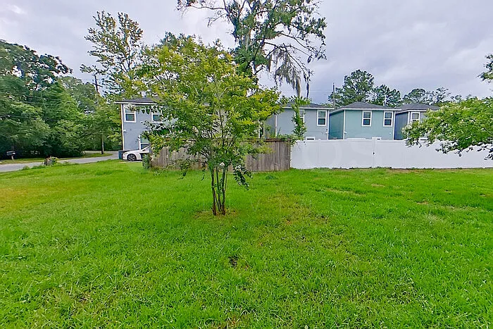 1303 Mull St — Photo 19