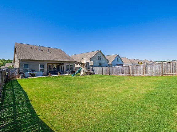 3rd image of 893 Deepwood Ct