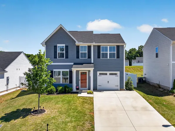 2034 Evanston Dr, Wellford, SC 29384