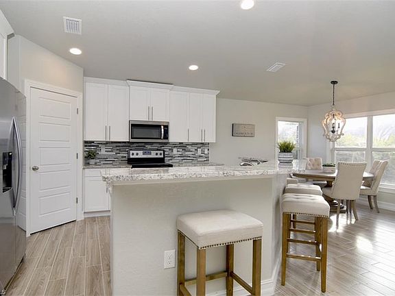 5th image of 601 NW 27th St