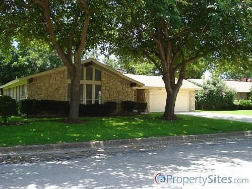 1st image of 3301 Glenmont Dr