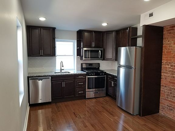 5th image of 1722 Wylie St