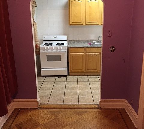 3rd image of 1125 E 86th St