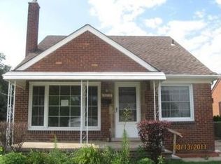 16210 Toepfer Dr, Eastpointe, MI 48021