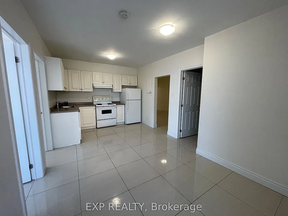 258 Lakeshore Rd E #202