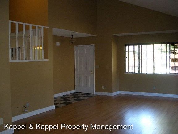 5th image of 112 Longford Ln