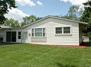 514 Waco Ln, Carpentersville, IL 60110
