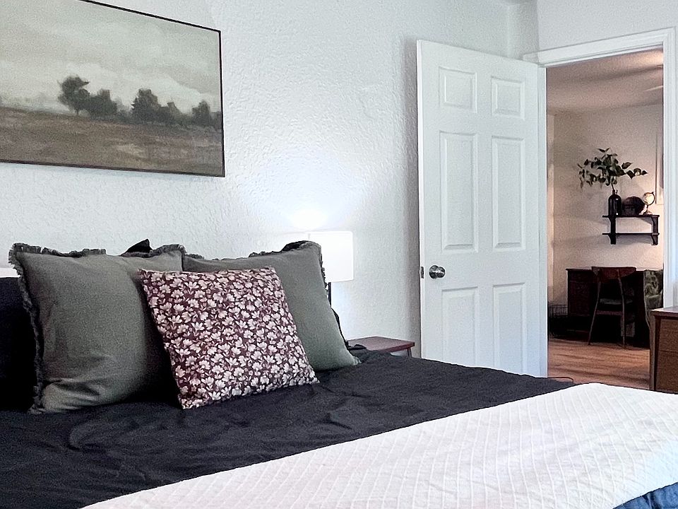 1st image of 810 S Baltimore St #5