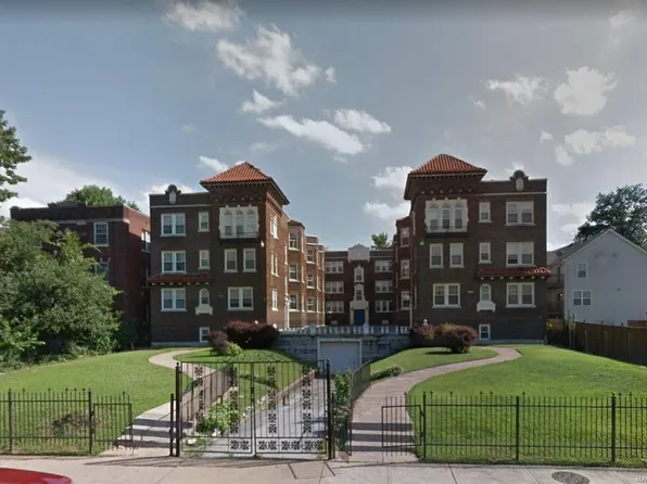 5832 Cabanne Ave, Saint Louis, MO 63112