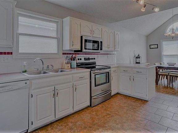 3rd image of 21240 W 124th St