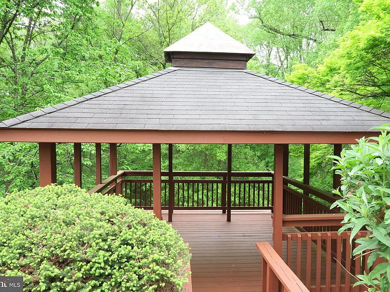 10295 Dunn Meadow Rd — Photo 34