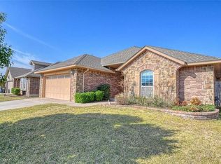 2316 Spoonwood Rd, Norman, OK 73071