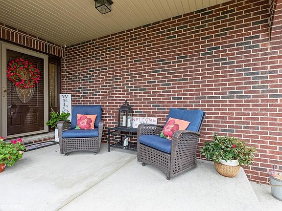2nd image of 9781 Hibiscus Ln