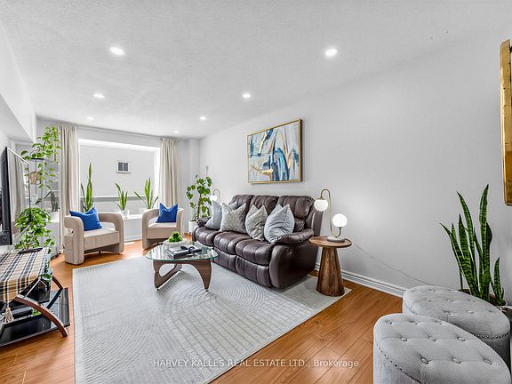 3rd image of 25 Collinsgrove Rd #155