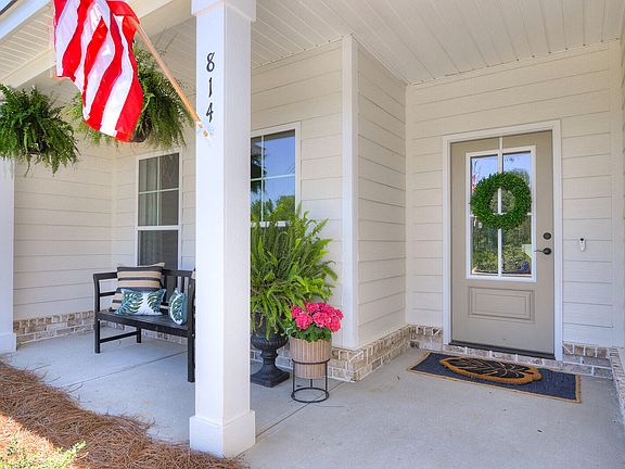 2nd image of 814 Sweetgrass Cir