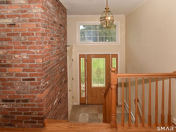 3rd image of 50 Valley View Drive