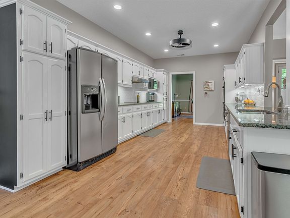 5th image of 400 Great Oaks Rd