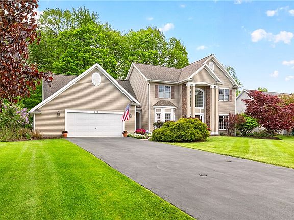 4th image of 745 Hailey Dr