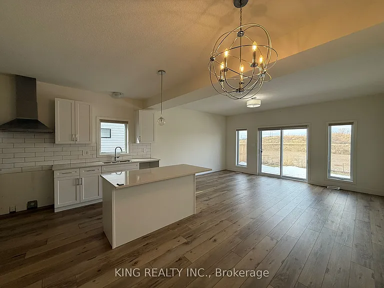 1612 Capri Cres #UPPER — Photo 11