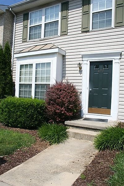 1st image of 677 Stonewall Dr