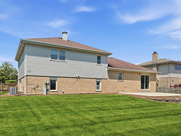 5th image of 17019 Bedford Ln